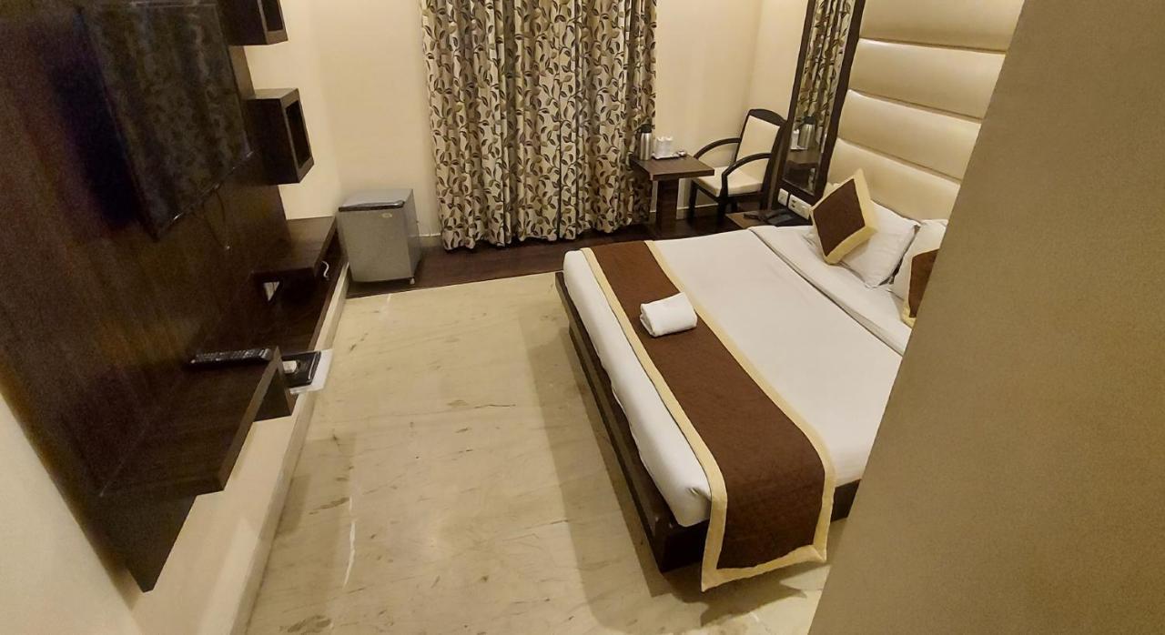 Goyal Palace Hotel